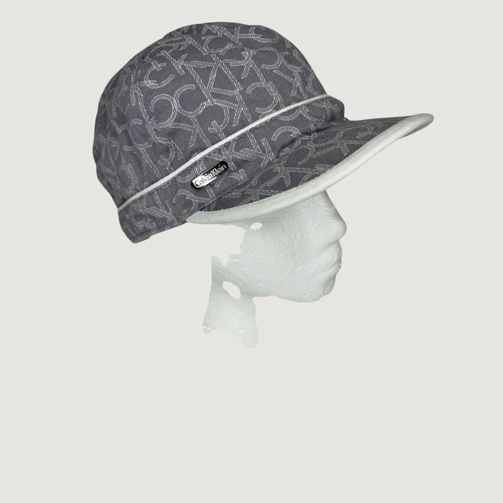 Calvin Klein Fitted Newsboy Caby Shorty Cotton‎ Hat Comrade Logo CK Gray
